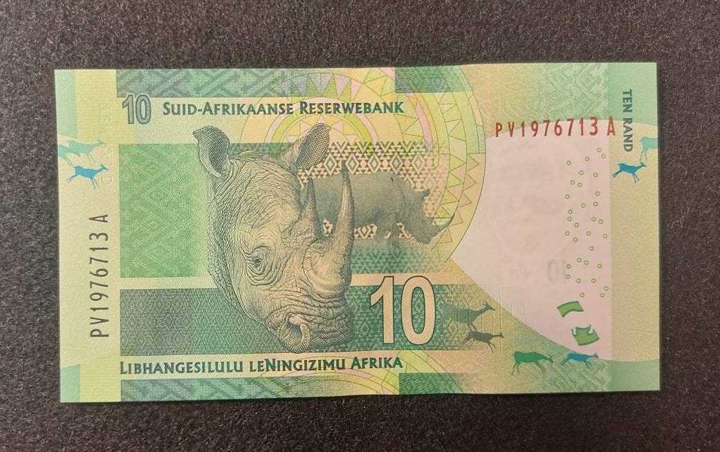 SOUTH AFRICA 10 Rand; P-138b; Uncirculated, 2016; features a Nelson Mandela and a Beautiful ELEPHANT