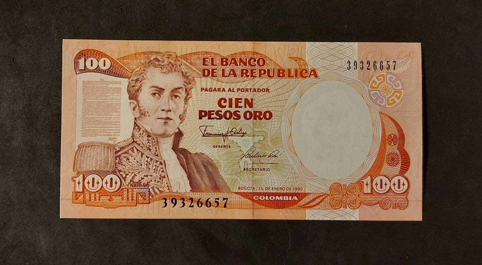 COLOMBIA 100 Peso Oro Banknote; P-426e; UNCIRCULATED from 1990; features Leyva Village