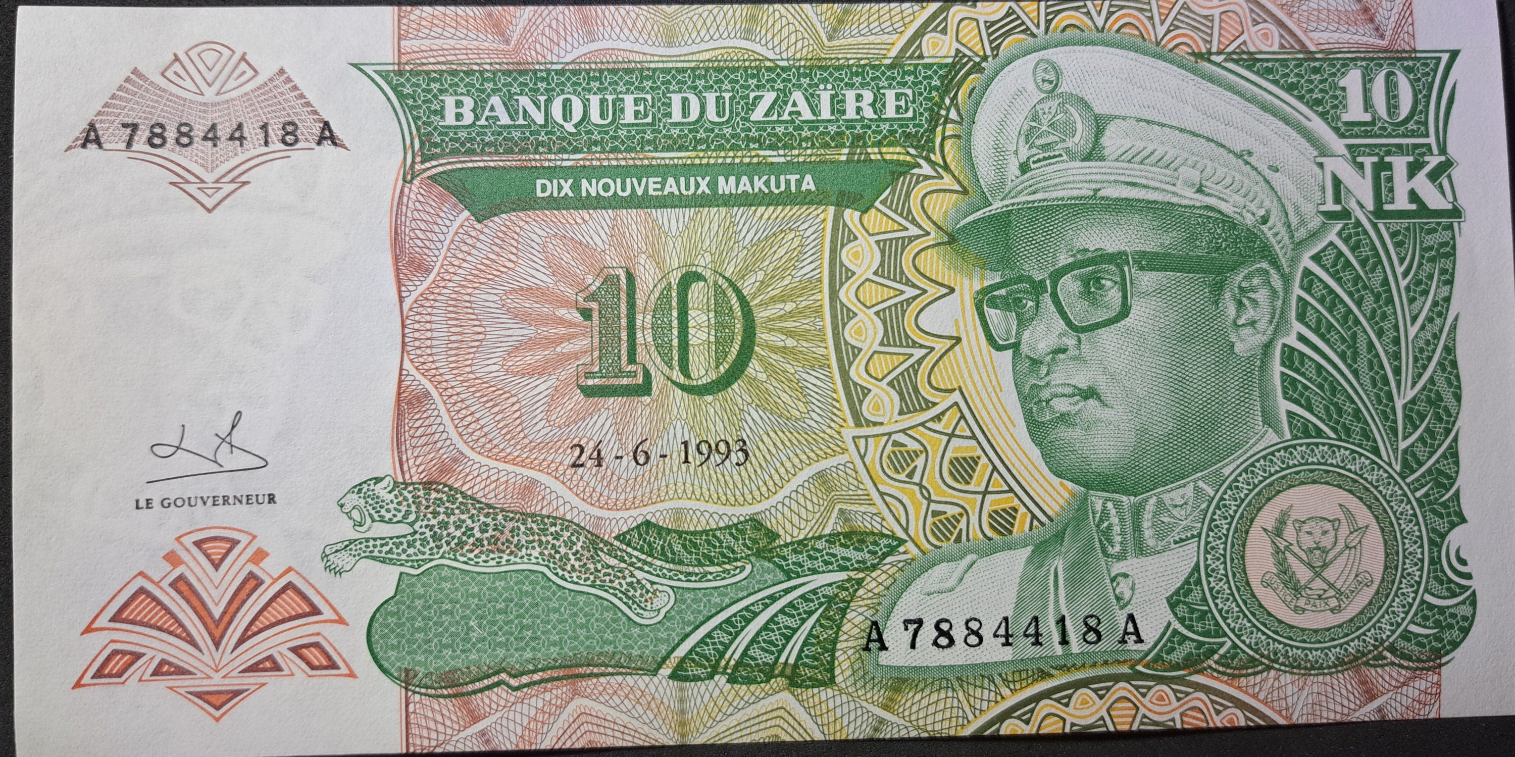 ZAIRE 10 Nouveau Makuta, P-49, UNCIRCULATED, 1993, features a Leaping LEOPARD
