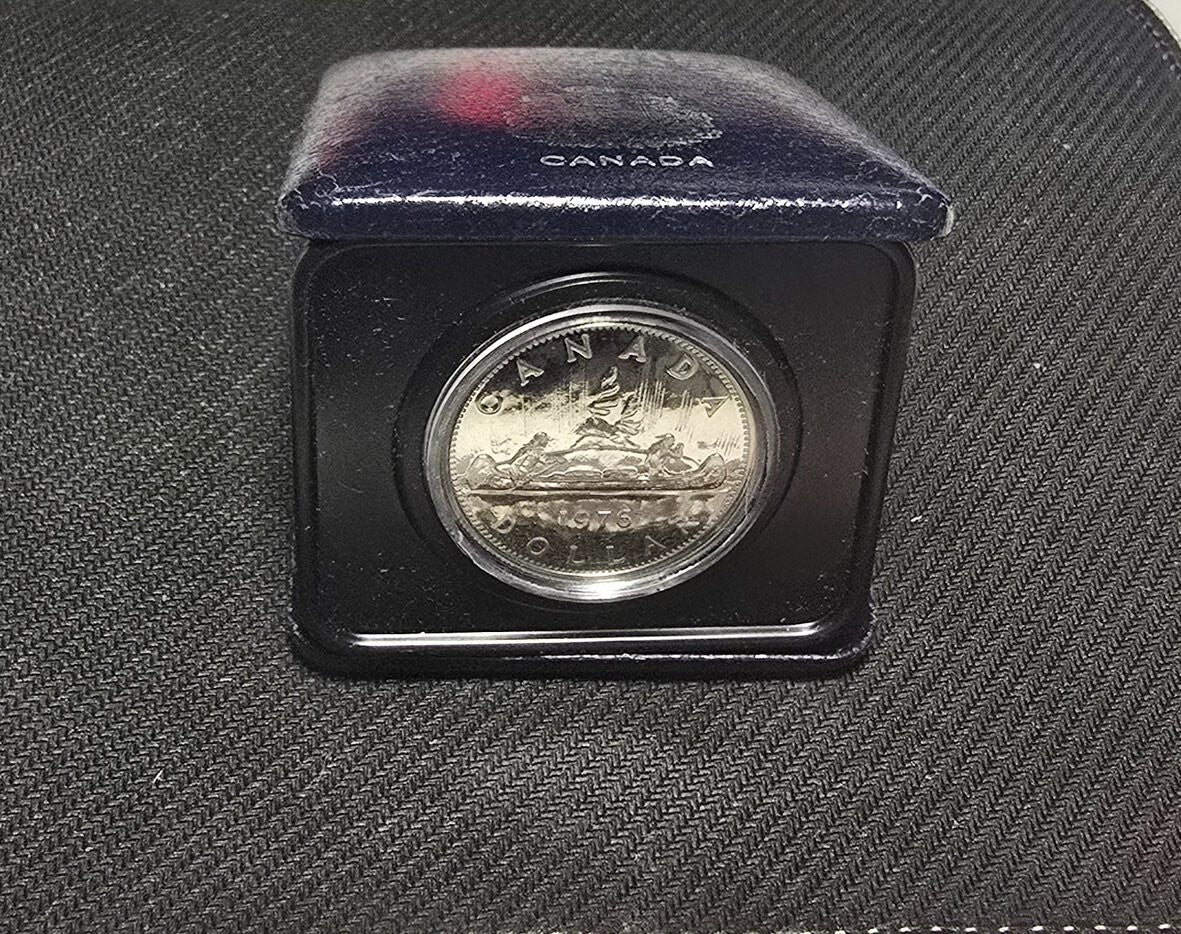 1976 Canada CASED Nickel Dollar, Voyageur Dollar, Features Queen Elizabeth II