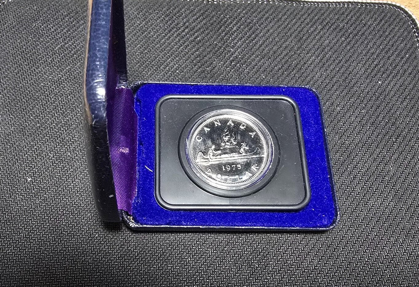 1975 Canada CASED Nickel Dollar, Voyageur Dollar, Features Queen Elizabeth II
