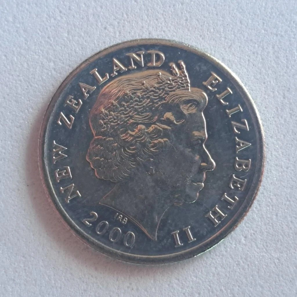 New Zealand 5 Cents Coin; BU from 2000; KM-116; features QE II and a Tuatara 🍁