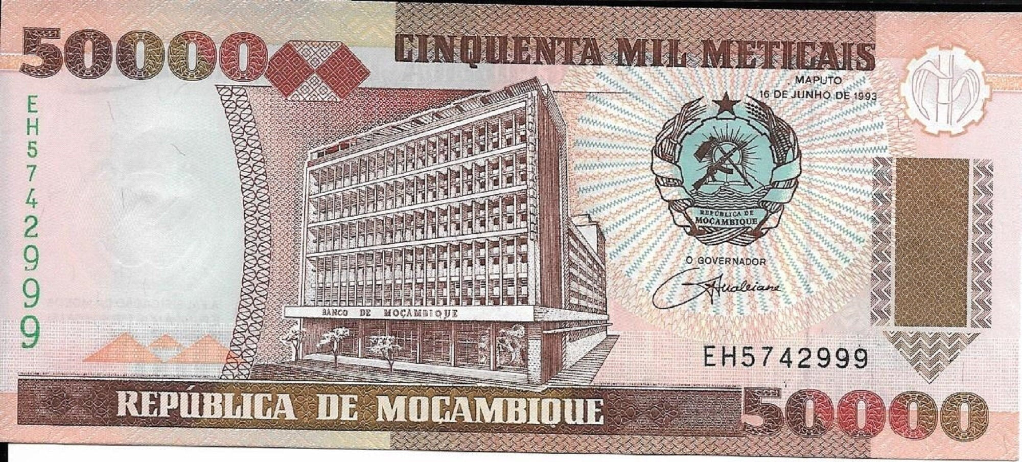 MOZAMBIQUE 50000 Meticais Banknote; P -138; UNCIRCULATED; 1993; Hydroelectric Dam