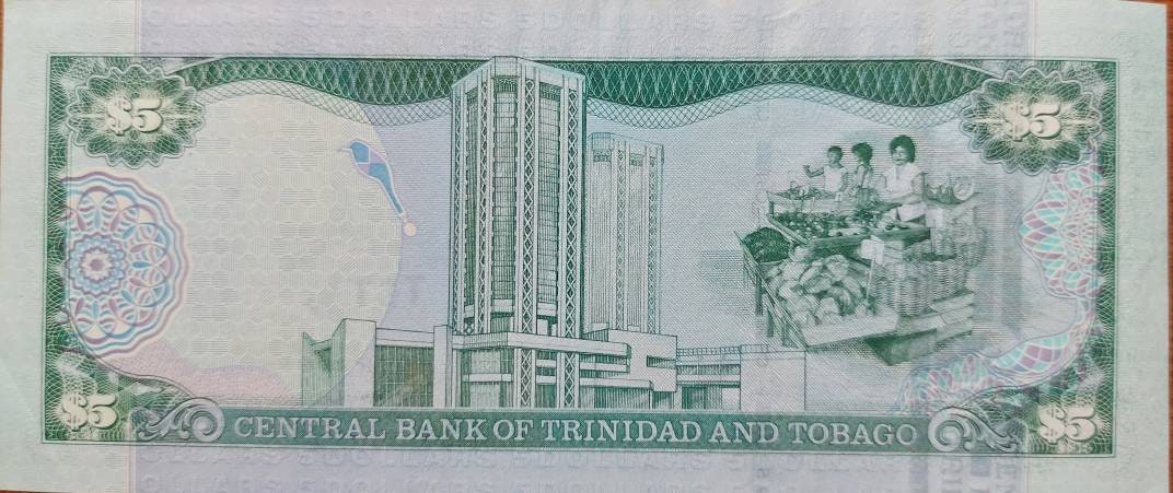 TRINIDAD & TOBAGGO 5 Dollars Banknote; P -42b, UNCIRCULATED from 2002; Featuring Blue Crowned Motmot