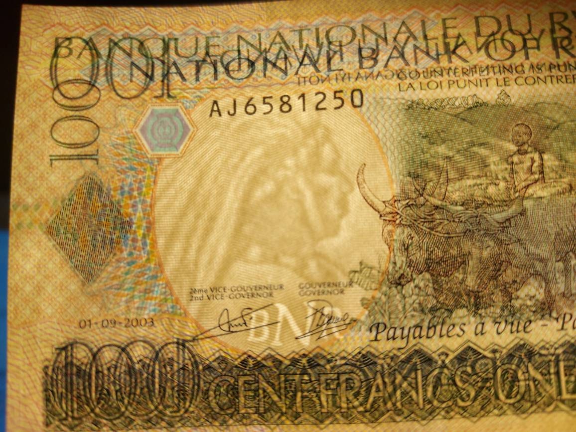 Rwanda 100 Francs, P29a, UNCIRCULATED, 2003,  features OXEN and Mountain scene