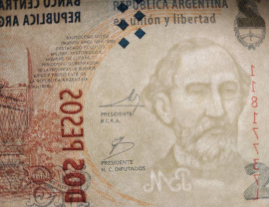 Argentina 2 Pesos, P-352, Series L; Signature variety; 2002, UNCIRCULATED; Features Mitre Museum