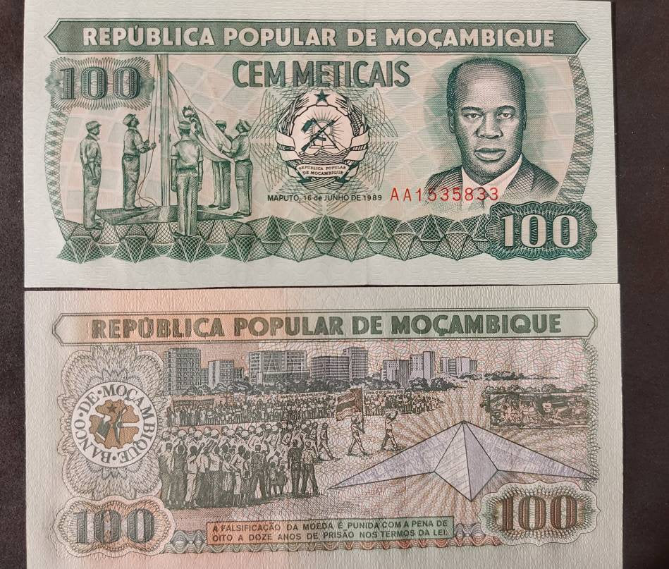 MOZAMBIQUE 100 Meticais Banknote; P -130c; UNCIRCULATED; 1989; First AA Prefix issues