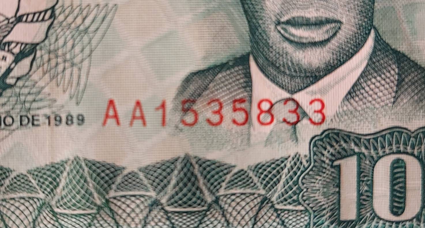 MOZAMBIQUE 100 Meticais Banknote; P -130c; UNCIRCULATED; 1989; First AA Prefix issues