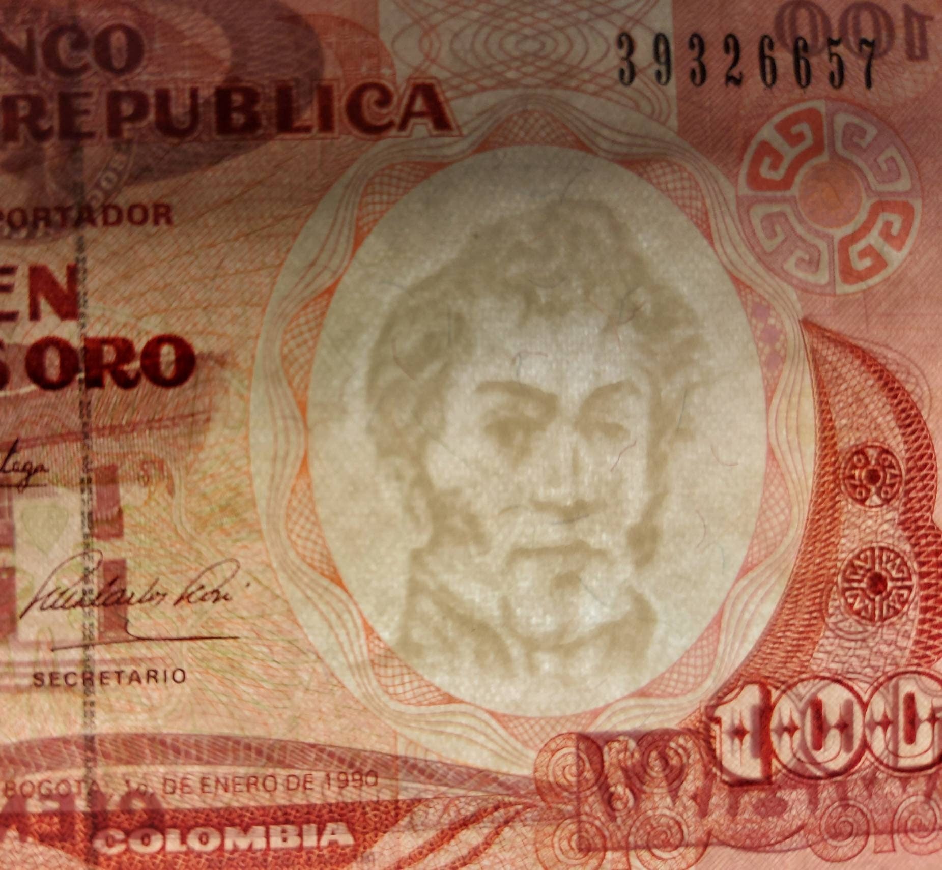 COLOMBIA 100 Peso Oro Banknote; P-426e; UNCIRCULATED from 1990; features Leyva Village