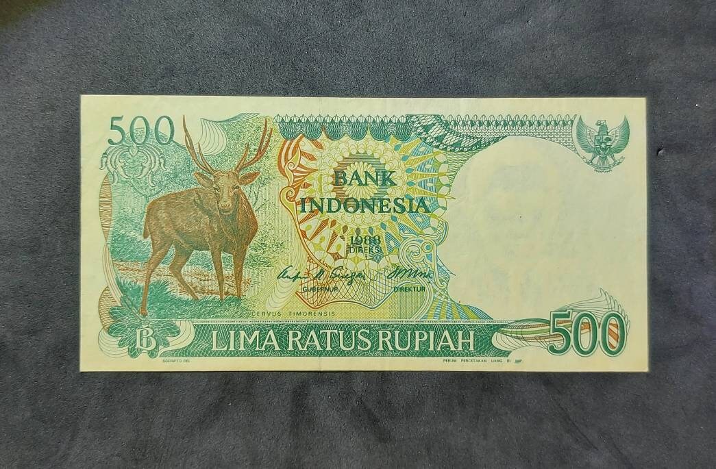 INDONESIA 500 Rupiah, P- 123; CIRCULATED (VF) from 1988; features a Timorese Stag; Bank of Indonesia at back
