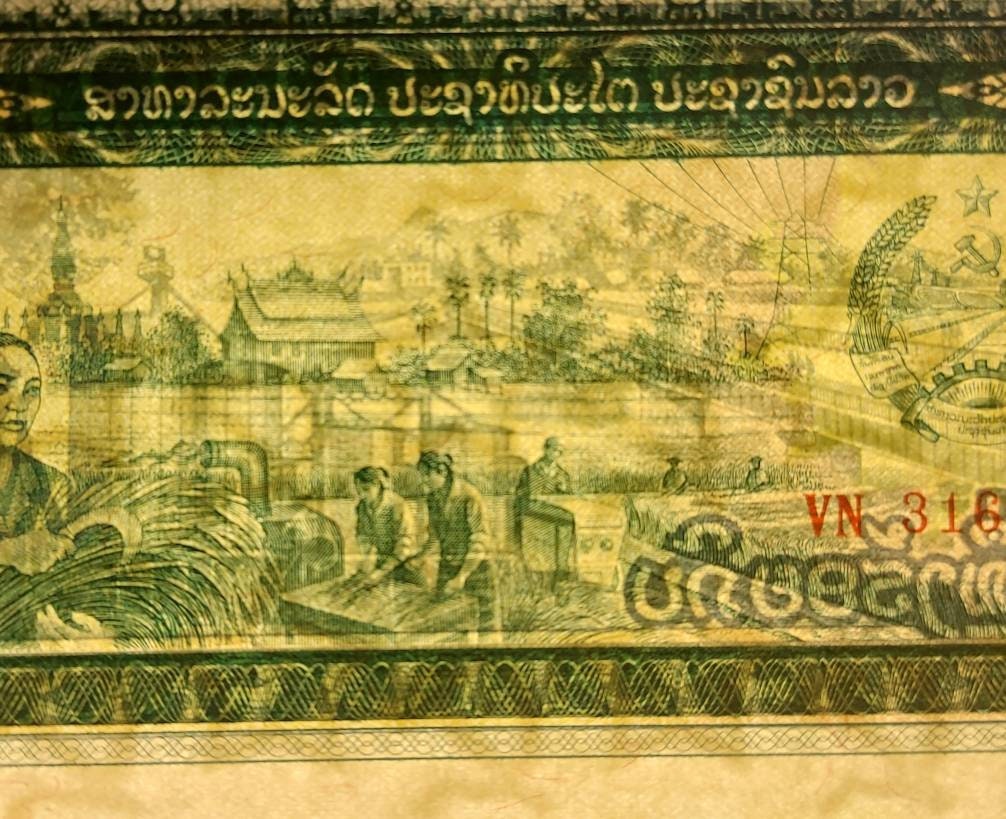 LAOS 100 Kip Banknote; P-30a from 1979; UNCIRCULATED; Features Grain Harvesting and Soldiers
