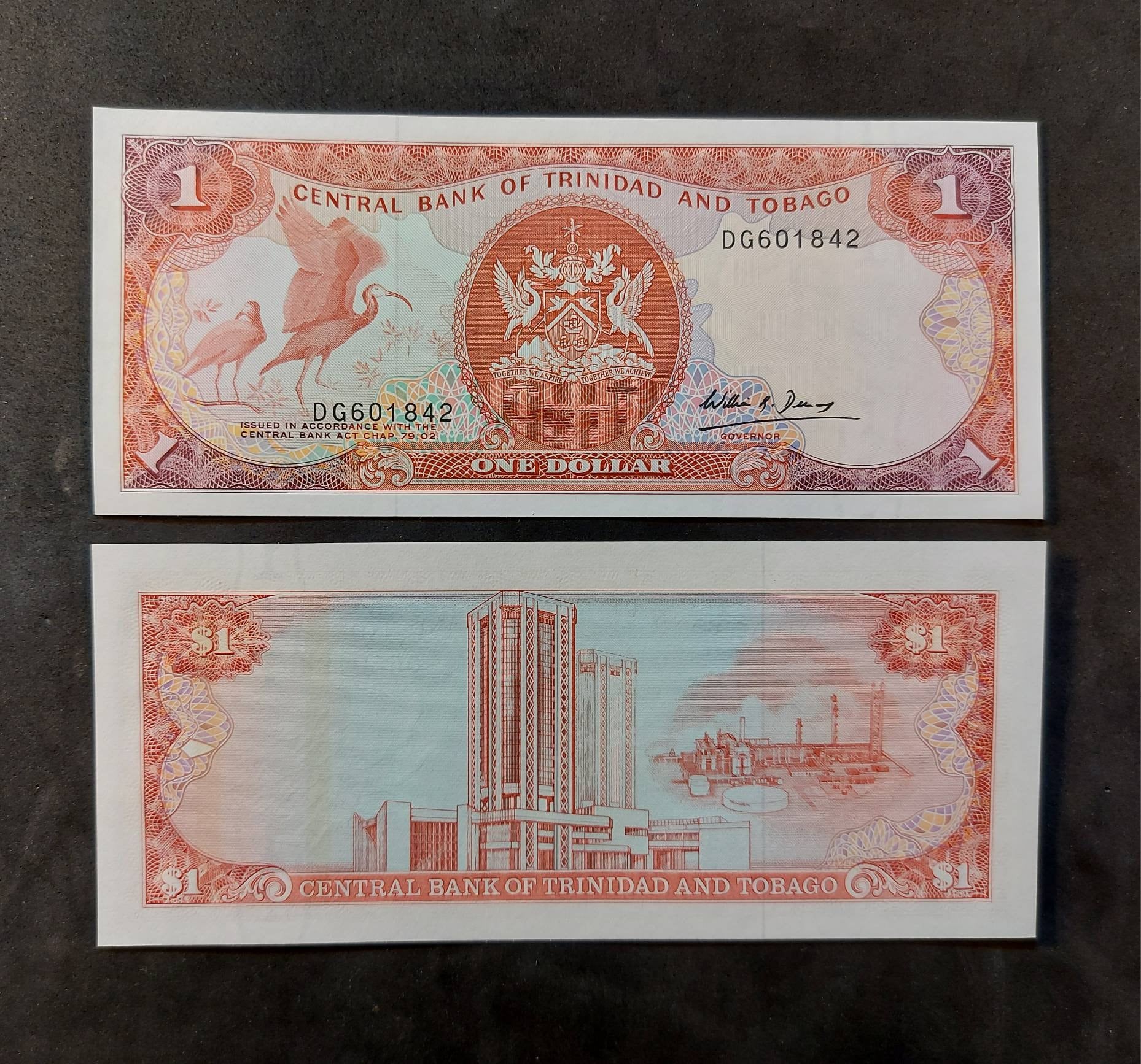TRINIDAD & TOBAGGO 1 Dollar Banknote; P -36b, UNCIRCULATED from 1985; Featuring Scarlet Ibis; Signature