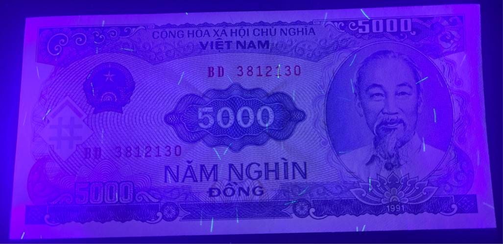 VIET NAM 5000 Dong Banknote; P - 108; UNCIRCULATED from 1991; Features Ho Chi Minh & Electric Lines