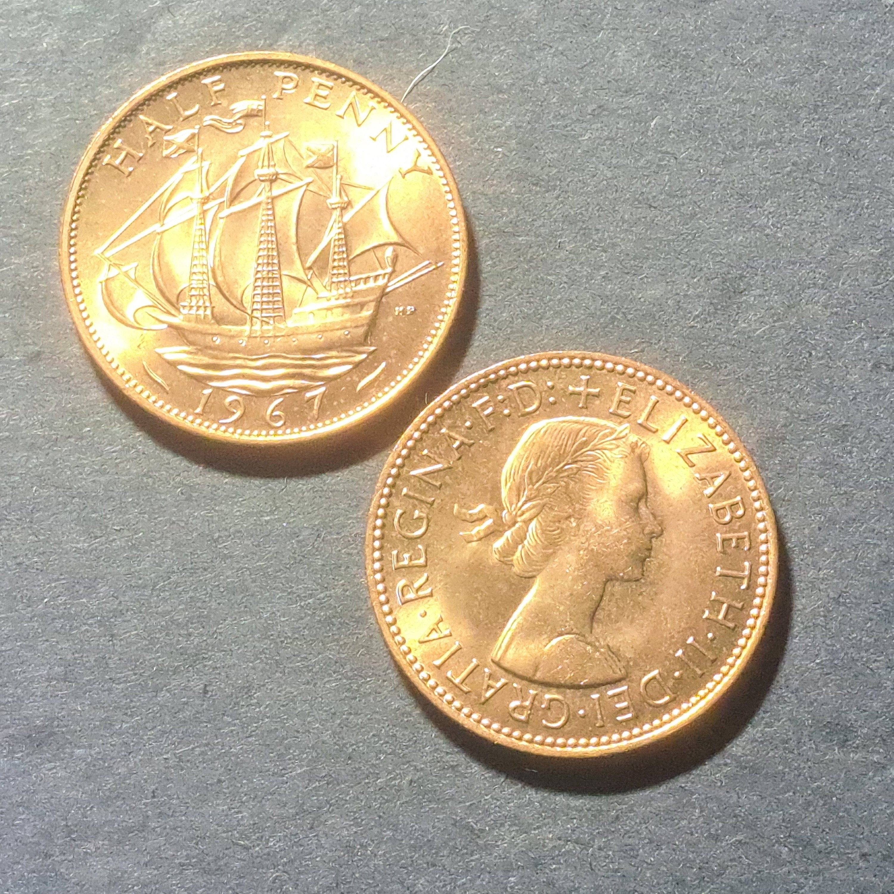 GREAT BRiTAIN 1967 Half Penny, KM896; from Uncirculated Rolls; Queen Elizabeth II and The Golden Hind Ship