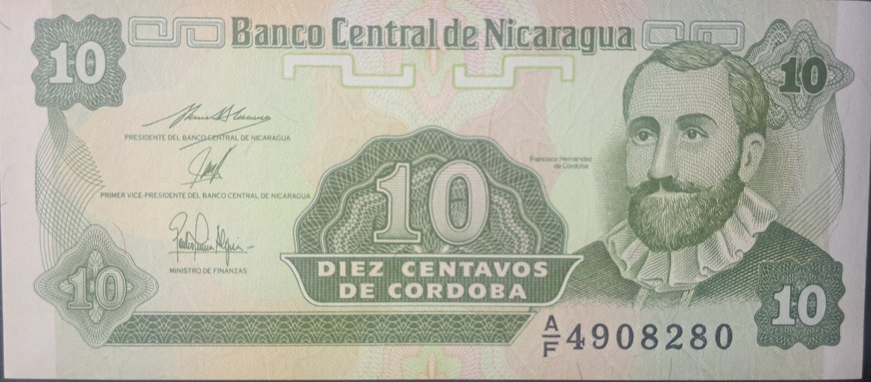 NICARAGUA 10 Centavos, P-169; UNCIRCULATED, 1991; features flowers and Arms symbol