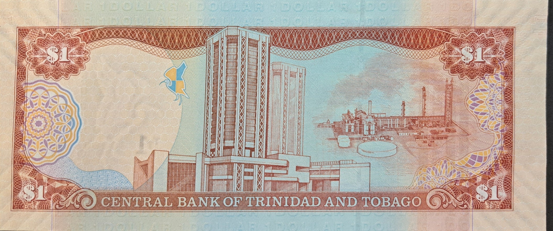 TRINIDAD & TOBAGGO 1 Dollar Banknote; P -46Ab, UNCIRCULATED; 2009; features the Scarlet Ibis