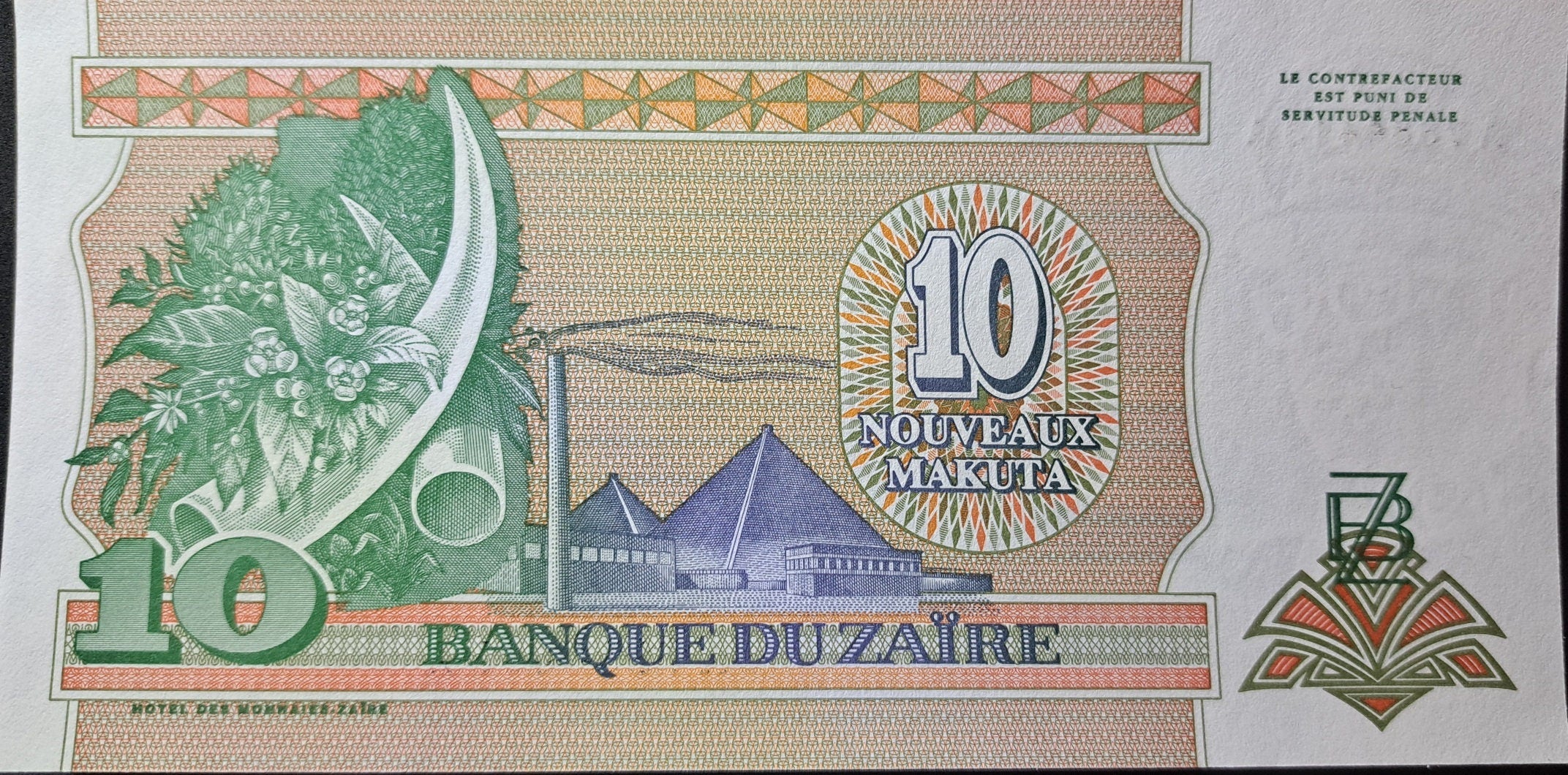 ZAIRE 10 Nouveau Makuta, P-49, UNCIRCULATED, 1993, features a Leaping LEOPARD