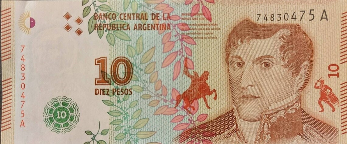 Argentina 10 Pesos, P-360; UNCIRCULATED, 2016; features Riders with swords on horses