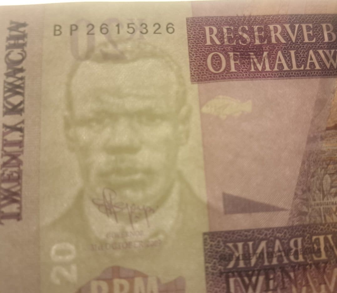 MALAWI 20 Kwacha banknote, P-52d, UNCIRCULATED; 2009, features FISH and Tea Plantation
