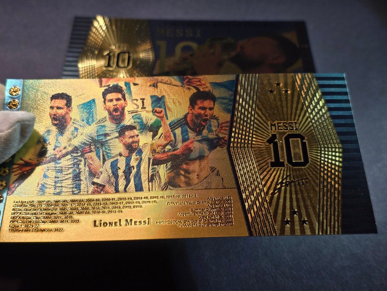 LIONEL MESSI ~ Kissing the World Cup; "King Of Football";  .9999 GOLD FOiL Note; Fan Collectible; Comes in a Collector Display holder