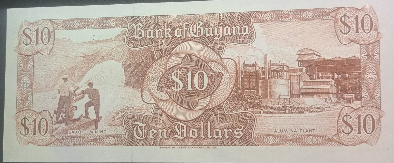 Guyana 10 Dollars, P-23f, UNCIRCULATED, 1992; features the Kaietear Waterfalls