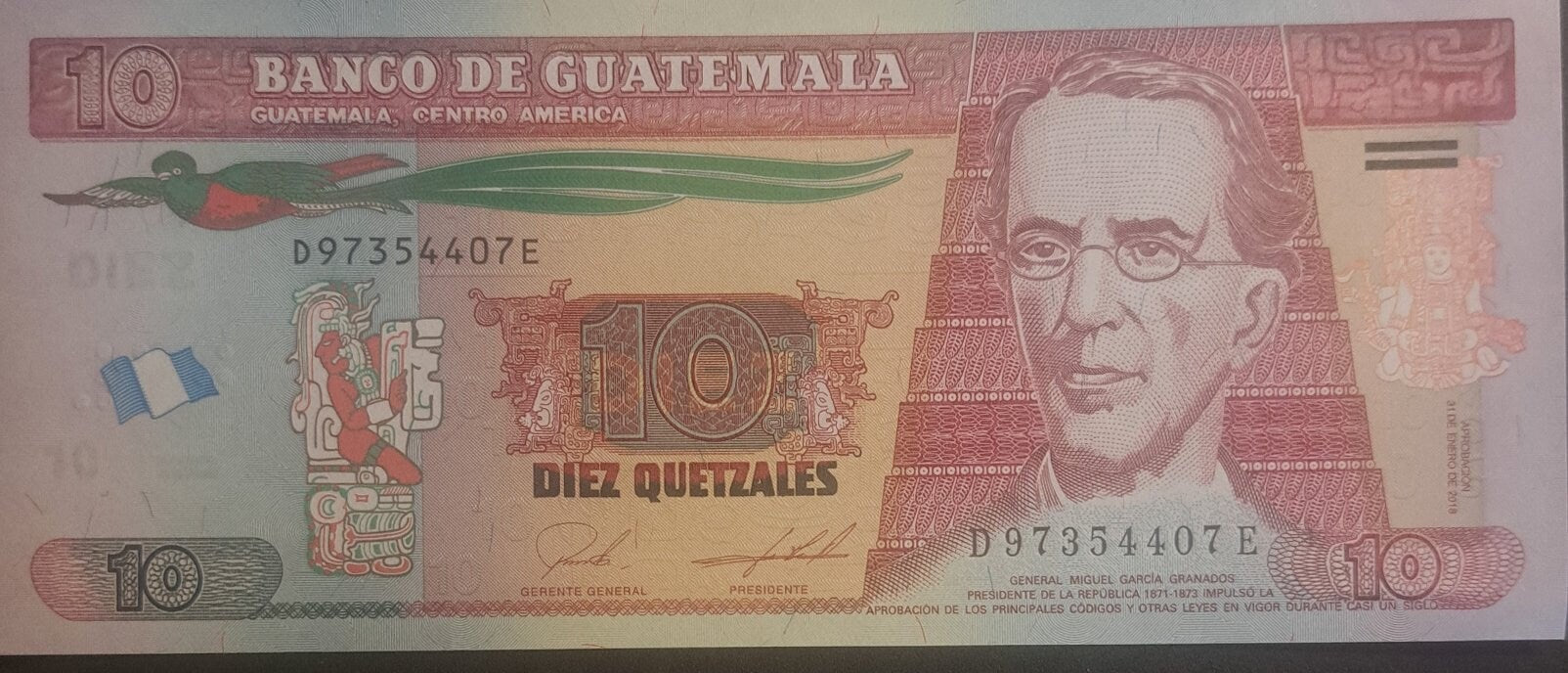 Guatemala 10 Quetzales Banknote, B-606j, UNCIRCULATED, 2019; features the Quetzal bird; National Assembly