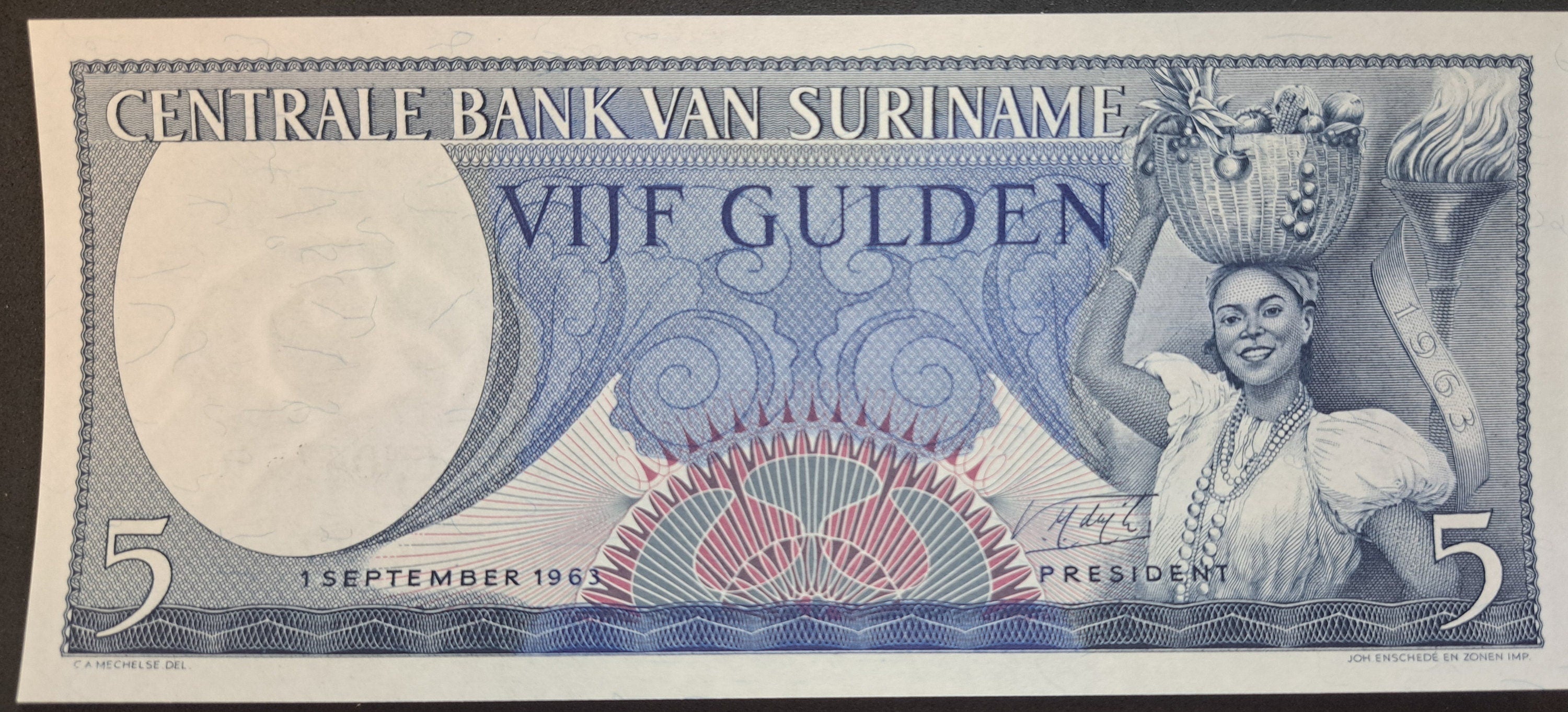 SURINAME 5 Gulden Banknote, P- 120b, UNCIRCULATED, 1963; features a Toucan