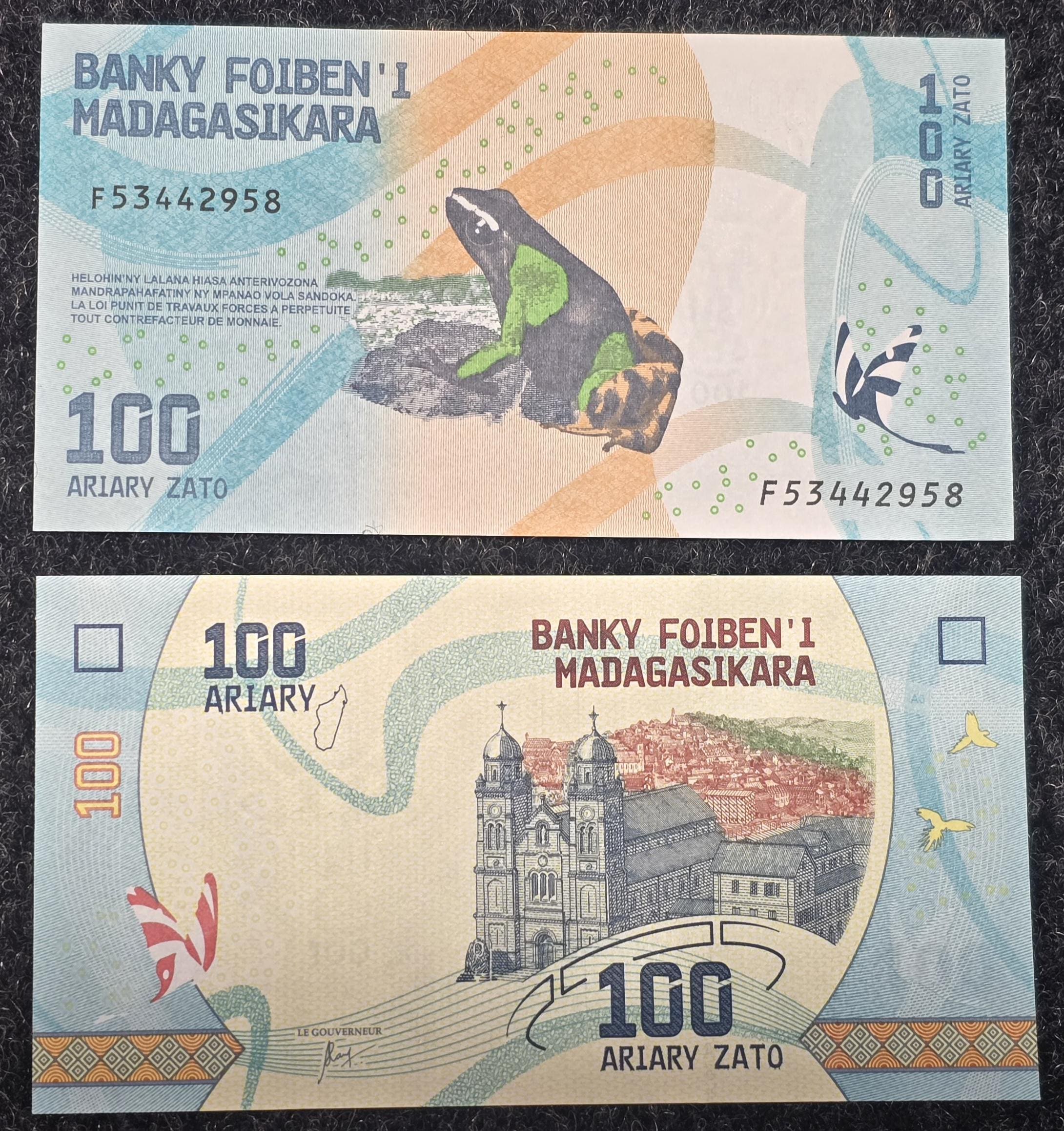 MADAGASCAR 100 Ariary, UNCIRCULATED; P-97 from 2017, New Design; FROG and Butterflies