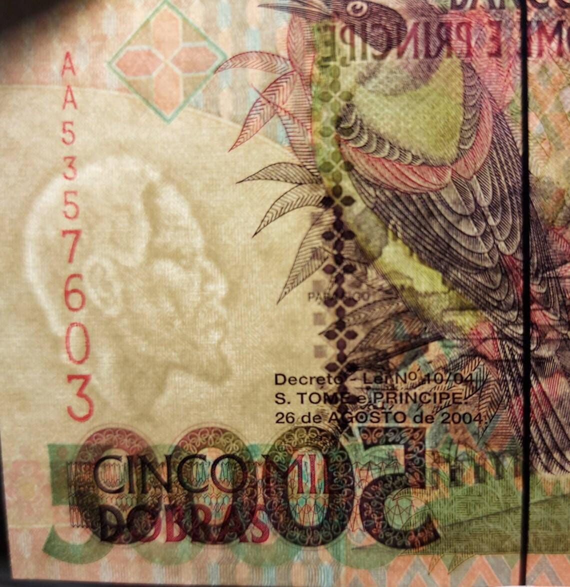 Saint Thomas & Prince 5000 Dobras, P65c; Prefix AA; Uncirculated, 2004