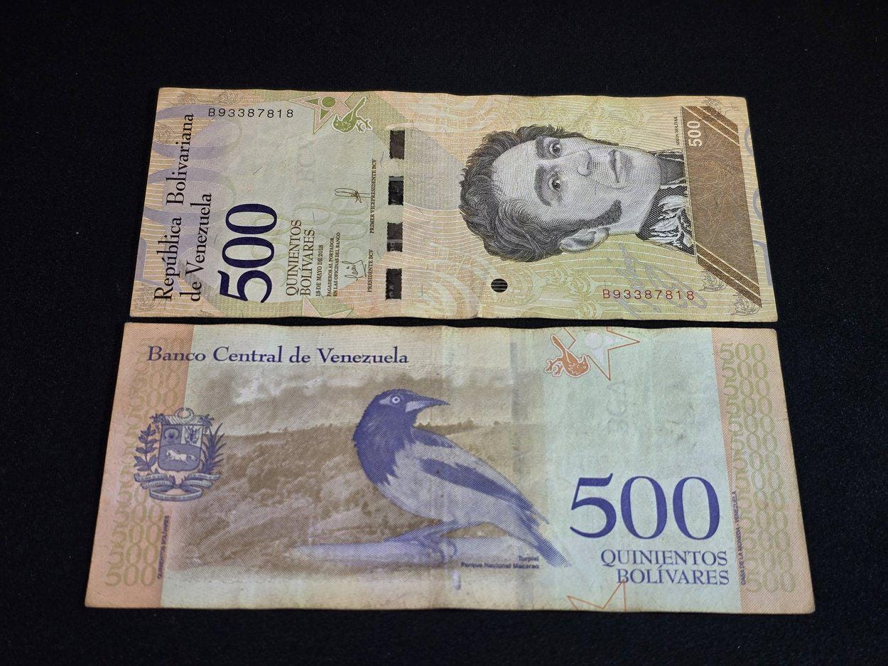 Venezuela 500 Bolivares Soberano Banknote, P-108b, CIRCULATED from 2018; features Tropical Bird with Park