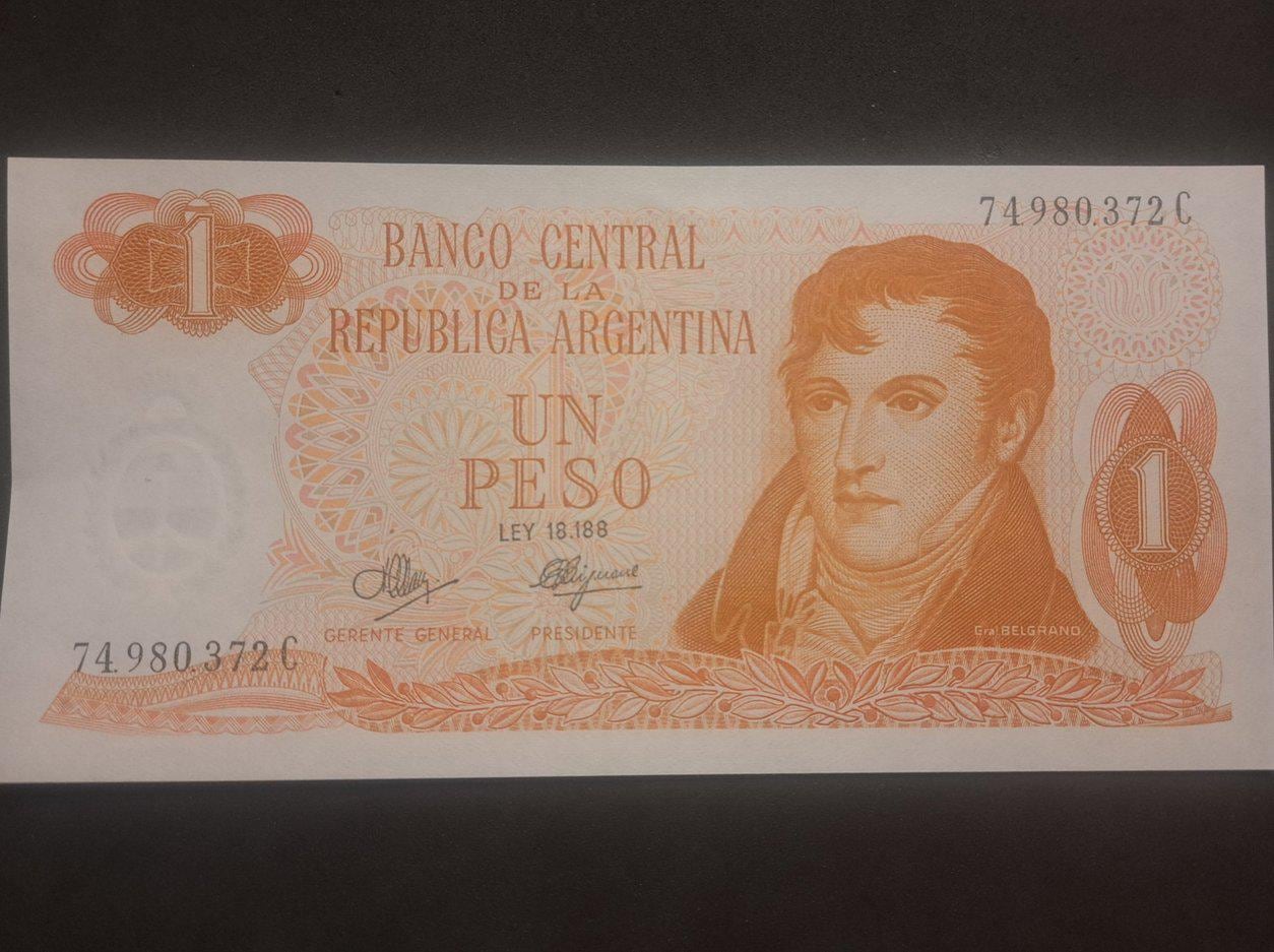 Argentina 1 Pesos, P-287; UNCIRCULATED; 1970; features Lake Scene