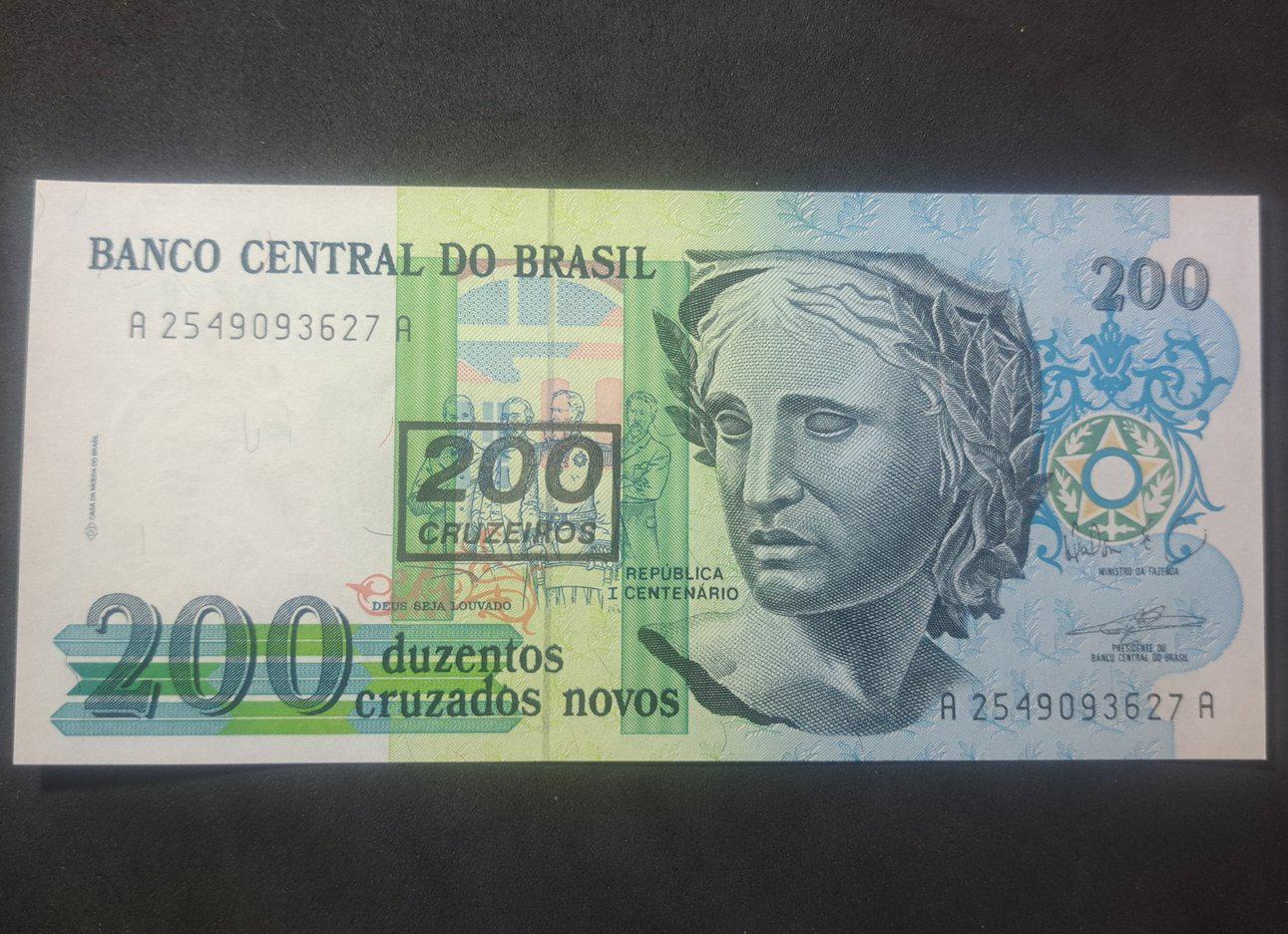 Brazil 200 Cruzeiros on 200 Cruzados Novos Banknote, P-225b; UNCIRCULATED, 1990; Features the painting: Patria