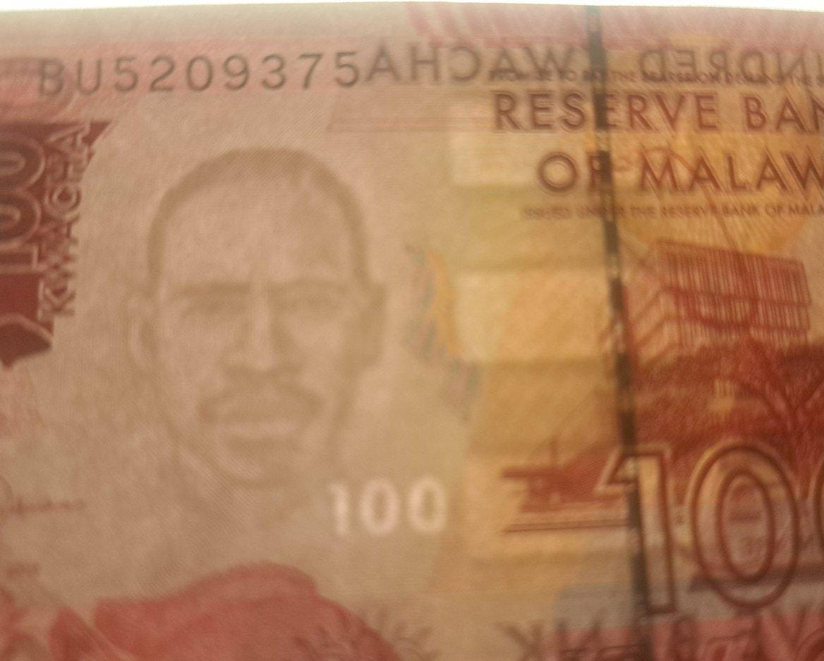MALAWI 100 Kwacha, P-65d, UNCIRCULATED, 2019, features the College of Medicine