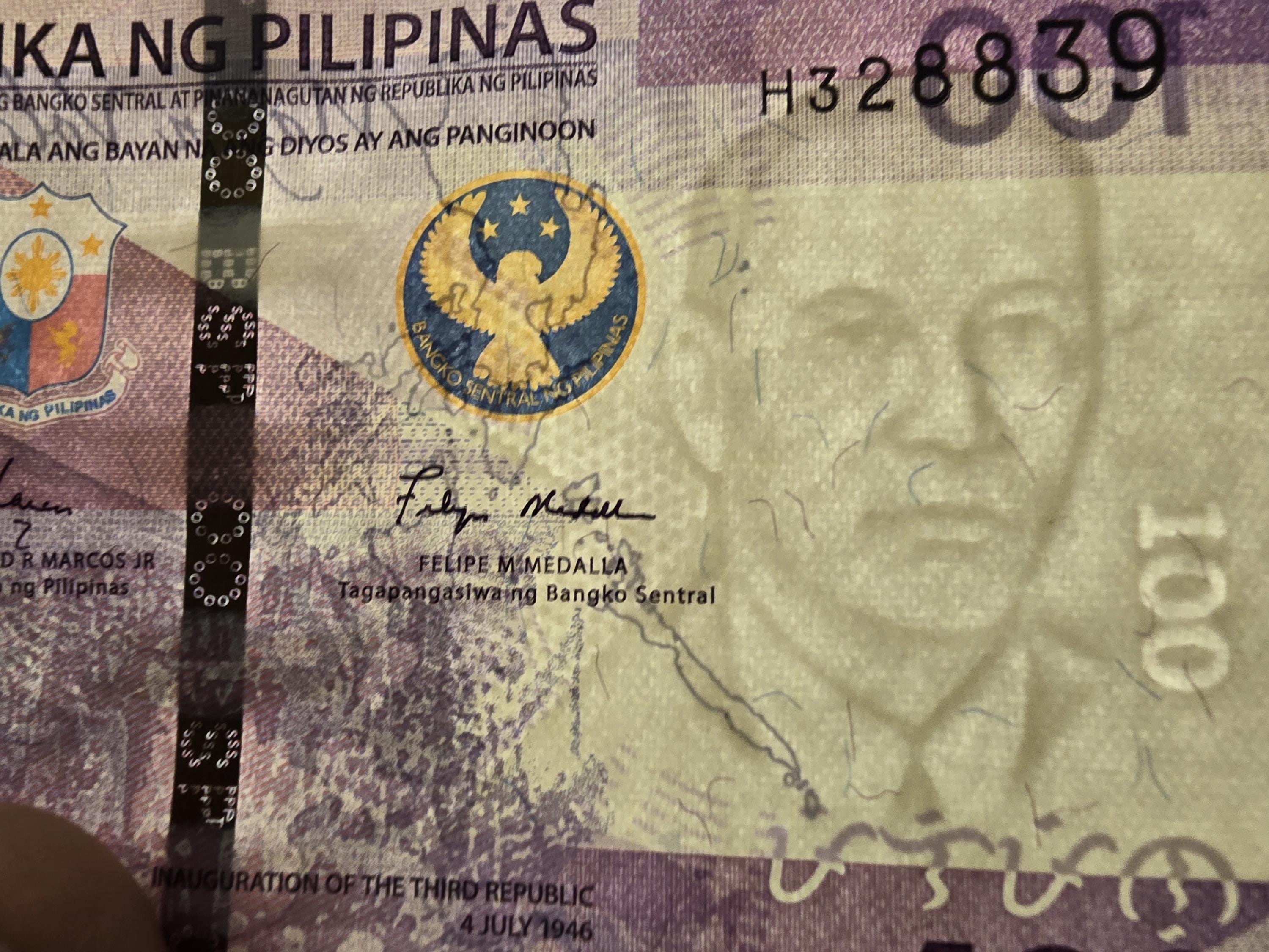 PHILIPPINES 100 Piso, B-1098a, 2022 UNCIRCULATED; Features a Whale Shark