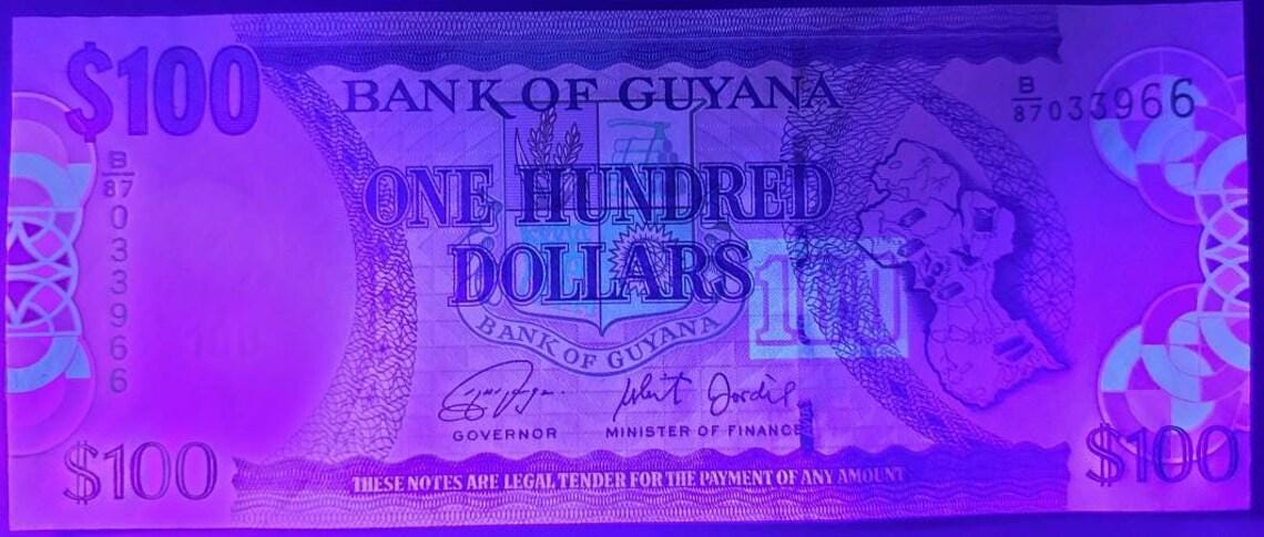 GUYANA 100 Dollars, B-114e, 2019, UNCIRCULATED; Cathedral; Map