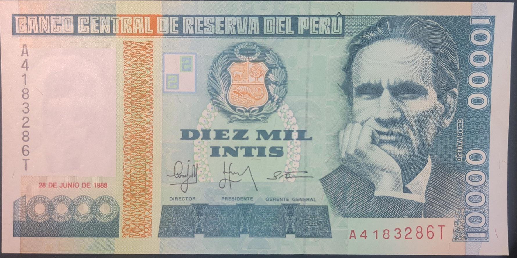 PERU 10000 Intis, P-140, UNCIRCULATED, 1988; Santiago de Chuco street scene