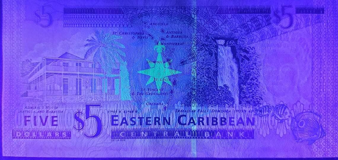 Eastern Caribbean Central Bank 5 Dollars, P-47, UNCIRCULATED, 2008; Queen Elizabeth II