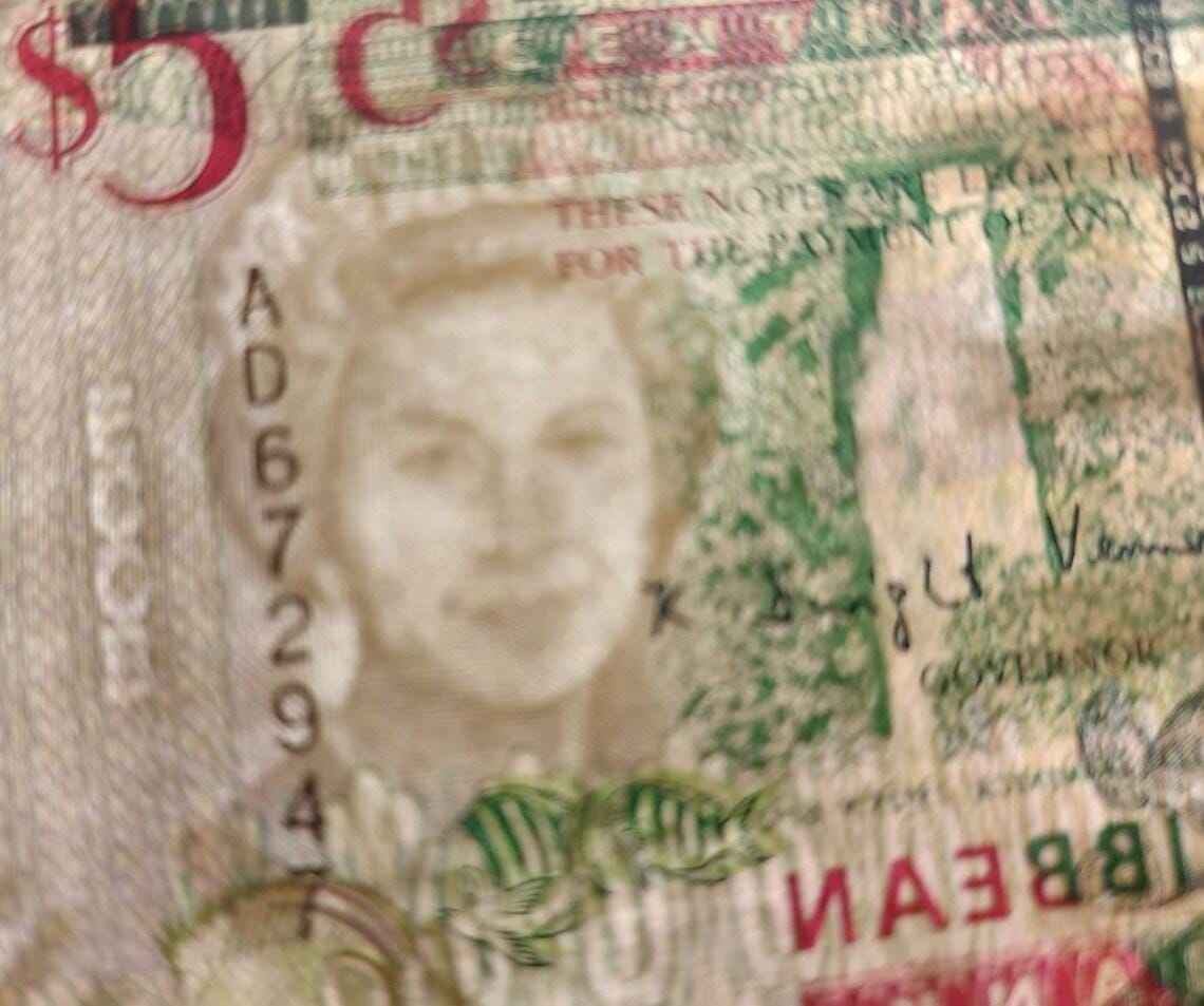 Eastern Caribbean Central Bank 5 Dollars, P-47, UNCIRCULATED, 2008; Queen Elizabeth II