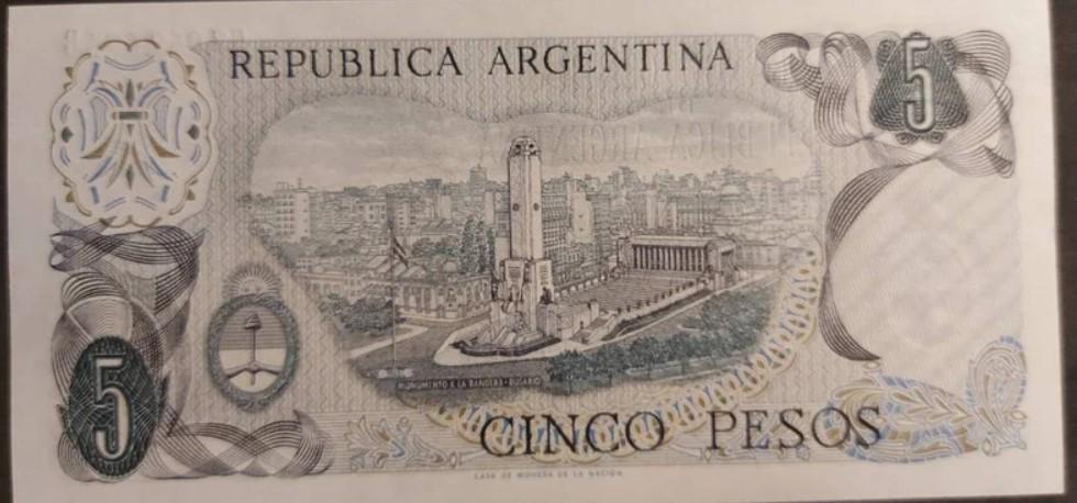 Argentina 5 Pesos, P-294; UNCIRCULATED from 1974; Features a monument to the Flag at Rosario